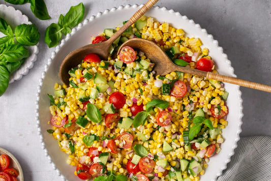 Deliciosa ensalada saludable de tomate cherry y maíz facil y rapida